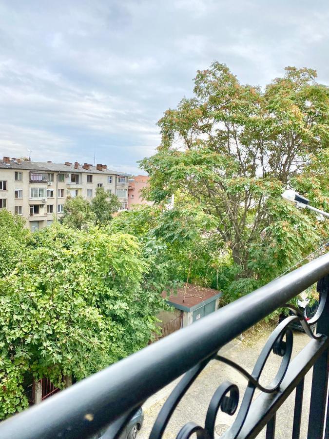 Cozy Studio Next To State Opera With Work Space Stara Zagora Exterior foto